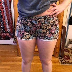 Multicolored skull shorts